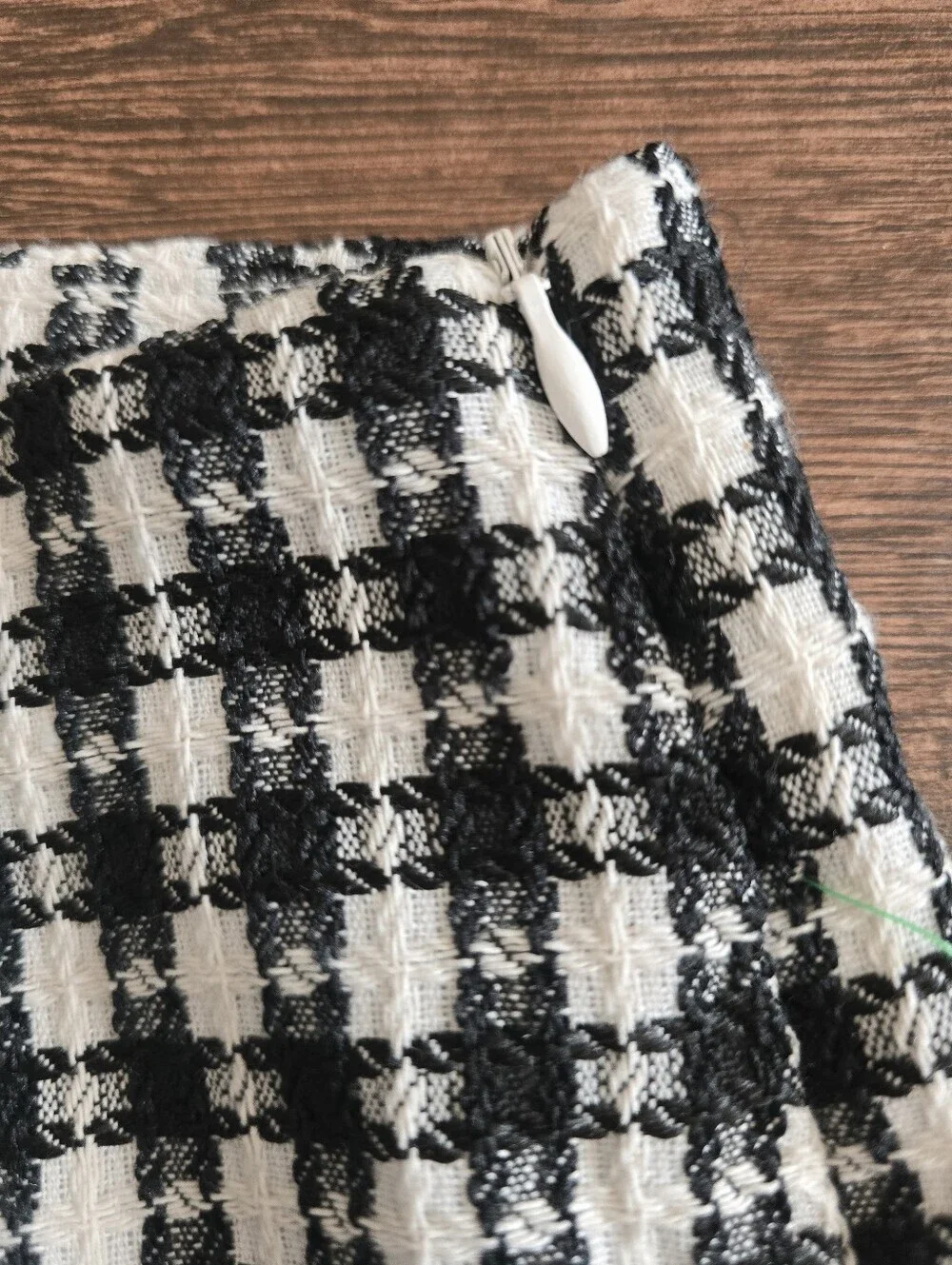 mittoshop black white